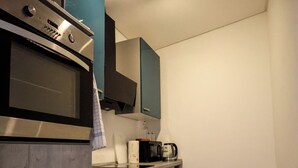 茶具/咖啡用具、冰箱、微波炉、烤箱