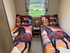 3 bedrooms, iron/ironing board, free WiFi, bed sheets - West Lawn 47 Haggerston Castle Paddock Views (Berwick-upon-Tweed)