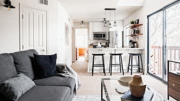Smart TV, fireplace, offices