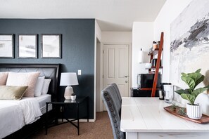 1 Schlafzimmer, Schreibtisch, Bügeleisen/Bügelbrett, kostenloses WLAN
