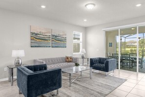 Een televisie en tafelvoetbal