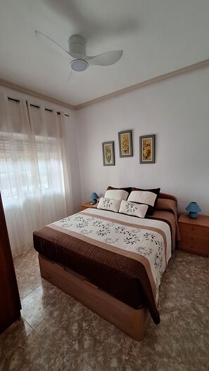 2 bedrooms, iron/ironing board, WiFi, bed sheets - Apartamento en la Coveta Fumá a 5 Minutos de la Playa (VC)