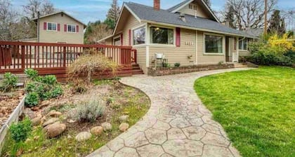 Medford Home and 2 Condos With Pool and Hot tub