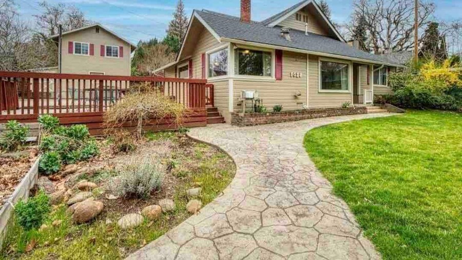 Medford Home and 2 Condos With Pool and Hot tub