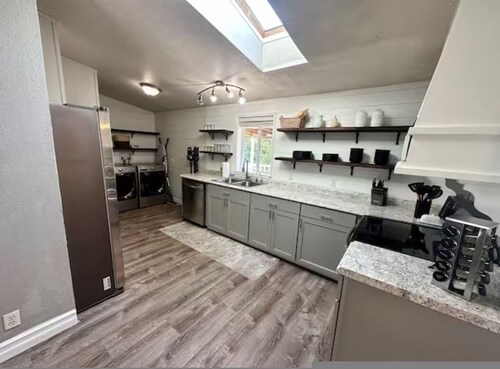 Enchanting Getaway Farmhouse and Tiny House Duo