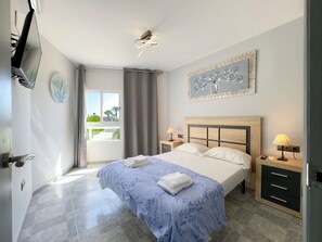 2 室のベッドルーム、アイロン / アイロン台、WiFi、ベッドシーツ