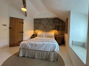 1 bedroom, WiFi, bed sheets - The Old Gallery - Charming Coastal Escape For Two (Mousehole)