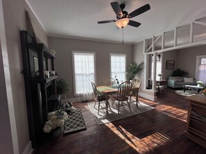 Dining - Charming 3-bedroom Craftsman house in delightful Willow Springs, MO (Willow Springs)