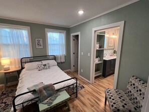 3 Schlafzimmer, Schreibtisch, Bügeleisen/Bügelbrett, kostenloses WLAN