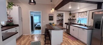 Charming 3-bedroom Craftsman house in delightful Willow Springs, MO