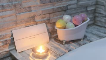 Shower, jetted tub, hair dryer, bidet