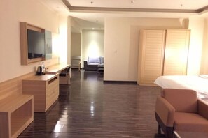 Unclassified image, 2 of 18, button - Nileke Echarm Hotel (Nilka County)