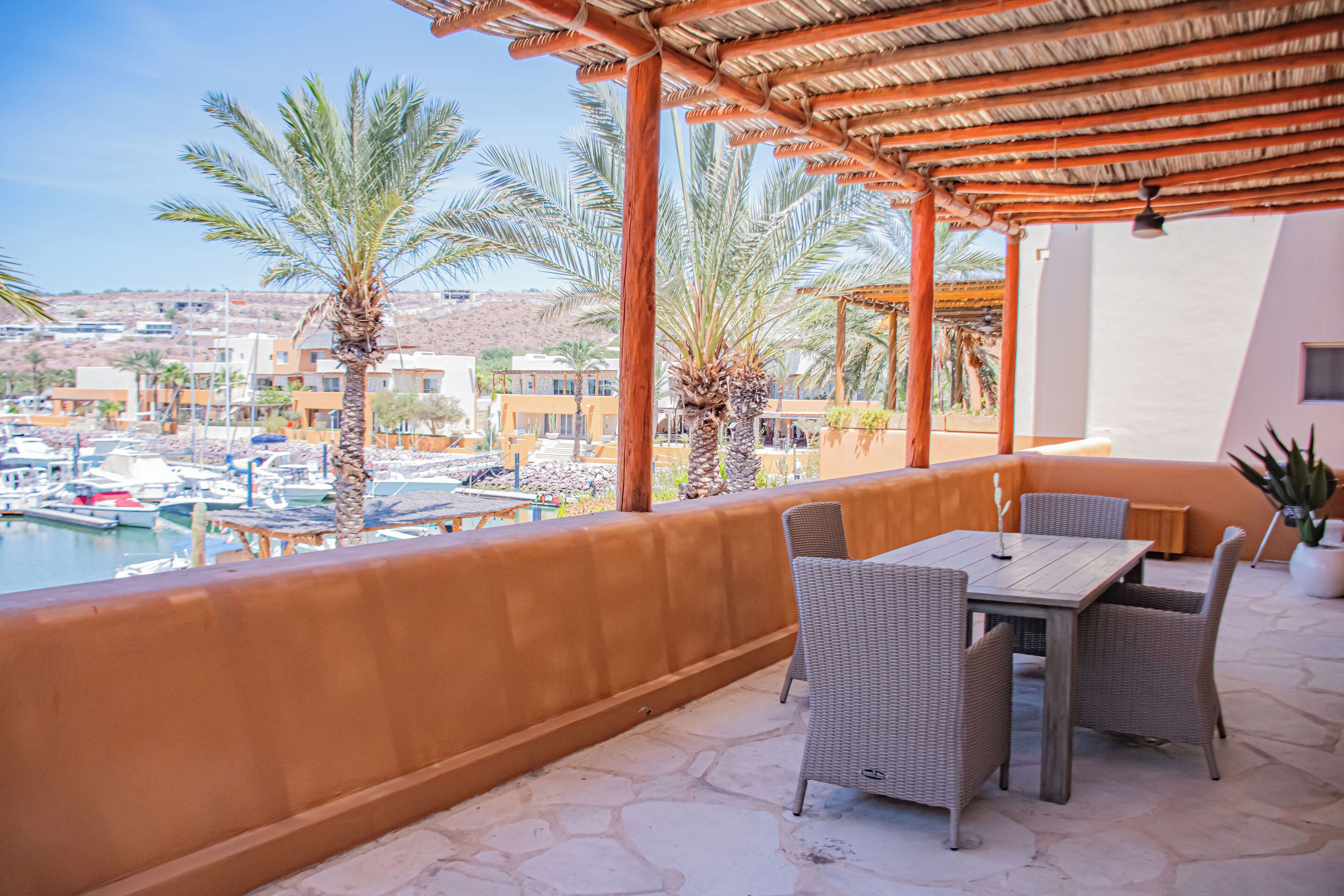 Deluxe-Apartment, am Strand | Terrasse/Patio