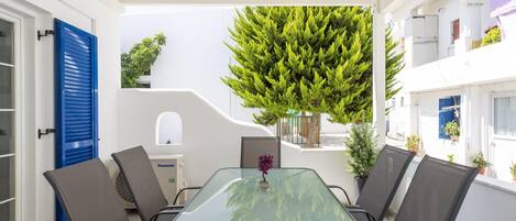 Apartemen | 3 kamar tidur, meja kerja, dan internet