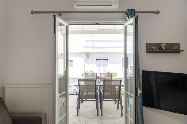 3 bedrooms, desk, Internet - Parian Charming 3bedroom Home (Paros)