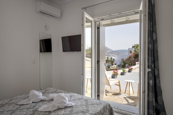 2 bedrooms, Internet - Parikia s Sunlight 2bedroom House (Paros)