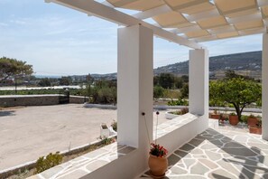 House | 1 bedroom, Internet - Theodora s Suite in Agios Charalampos (Paros)