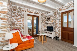 2 bedrooms, Internet - Olivia s Countryside House (Paros)