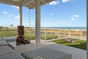Property grounds - Flagler Beachfront Ocean View Paradise + Surfboards & Golf Cart (Flagler Beach)