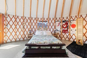 1 bedroom, WiFi, bed sheets - 7 mins from Lava Hot Springs-Peaceful Japan Yurt (Lava Hot Springs)