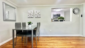 Dining - Town & Country Andover, NJ Area Apt- 2nd Fl (Andover Township)