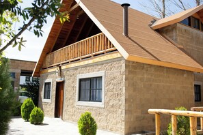 Timo I | Hypo-allergenic bedding, free WiFi, bed sheets - Cabañas Bungalos las Alazanas (Arteaga)
