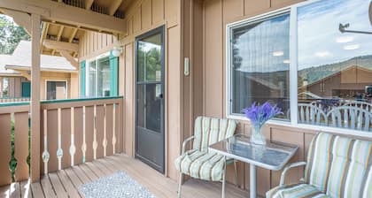 Walk to Downtown, Festivities, Food, Coaster, More! Free Parking and A/C!