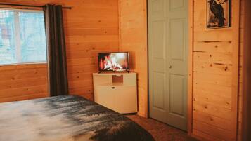 1 bedroom, desk, iron/ironing board, free WiFi