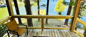 Quaint cottage on Lake Jordan in Titus, Alabama. Private Boat launch!! 