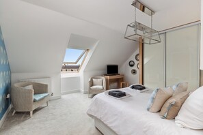 4 habitaciones, tabla de planchar con plancha y cuna de viaje 