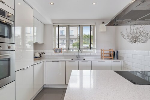 Ger Y Mor - Village Centre with Parking