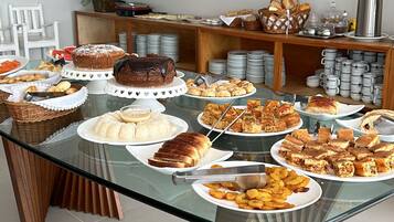 Free daily buffet breakfast