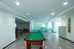 Basic Apartment | Game room