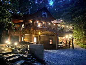 Exterior - Rustic Ridge- A cozy 2-bedroom+loft cabin outside Elijay w/hottub, firepit. (Ellijay)