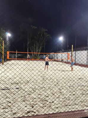 Sports court - House with sand court 100m from the beach (Praia da Boracéia São Sebastião)