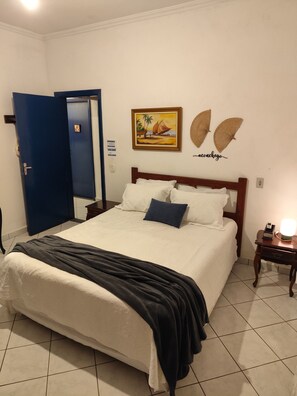 3 Schlafzimmer, Zimmersafe, Schreibtisch, Bügeleisen/Bügelbrett