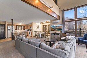 TV connectée, cheminée