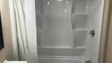 Toallas, jabón, papel higiénico