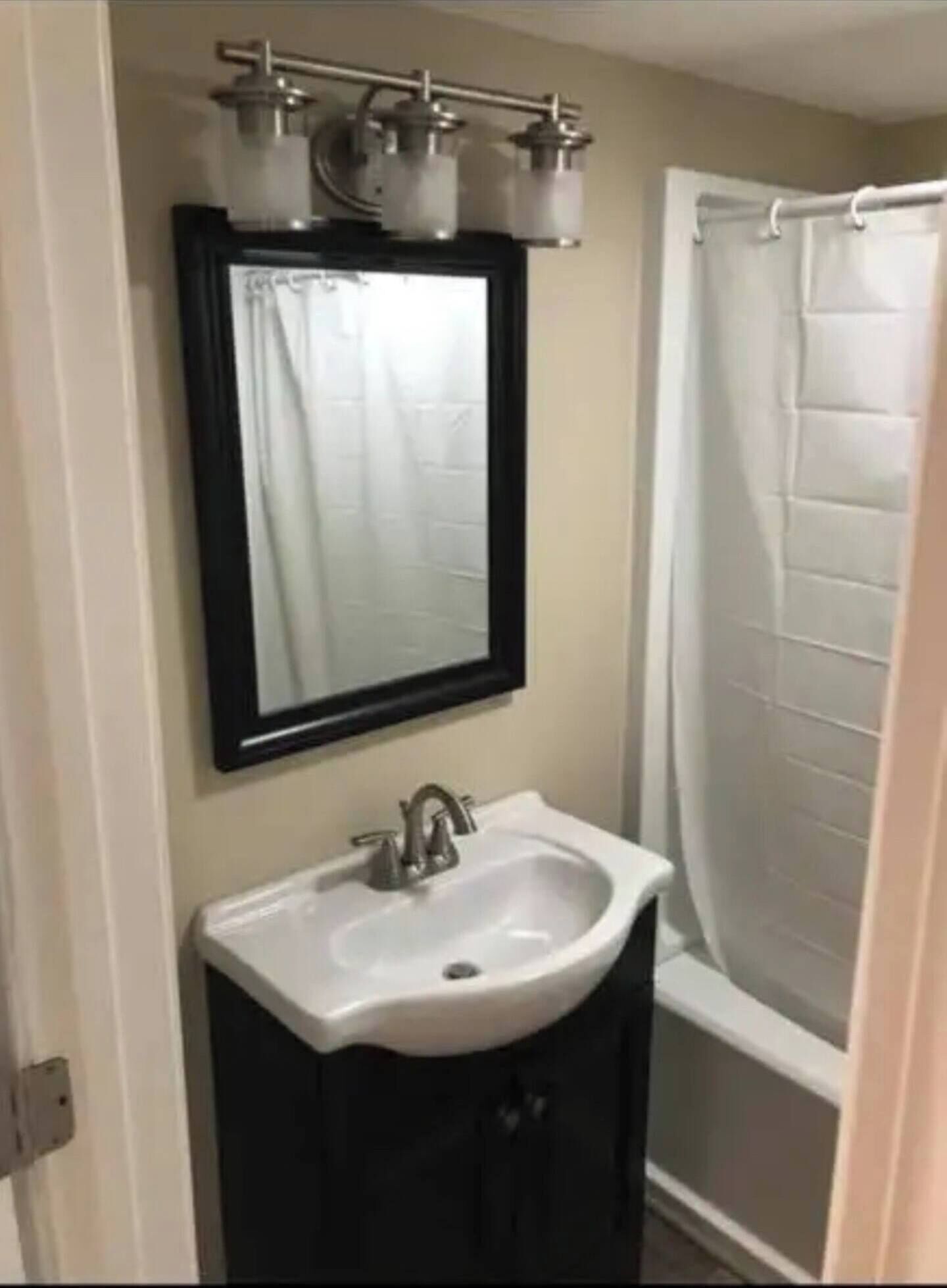 Toallas, jabón y papel higiénico