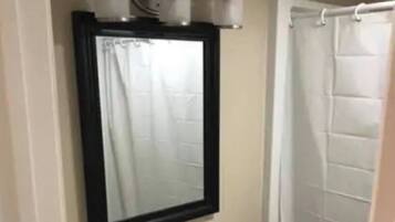 Toallas, jabón y papel higiénico