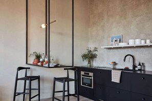 Refrigerador, microondas, horno y lavavajillas 