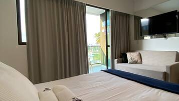 Estúdio design | Cortinas blackout, ferros/tábuas de passar roupa, Wi-Fi de cortesia