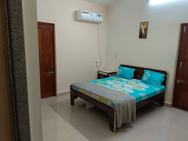 3 bedrooms, WiFi, bed sheets