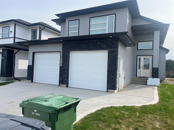 Exterior - Kcee’s Rest Haven (Saskatoon)