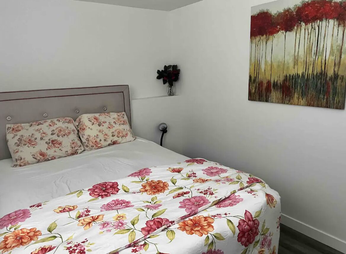 2 habitaciones, tabla de planchar con plancha, wifi y ropa de cama 