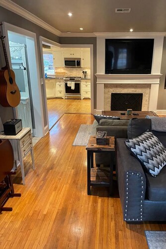 Spacious Midtown 4 bedroom, 3 bath house with private yard. Close to Expo Center