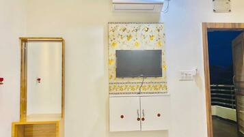 Deluxe Double Room | Free WiFi