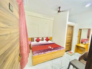 Deluxe Double Room | Free WiFi - Hotel Shri Salasar (Ujjain)