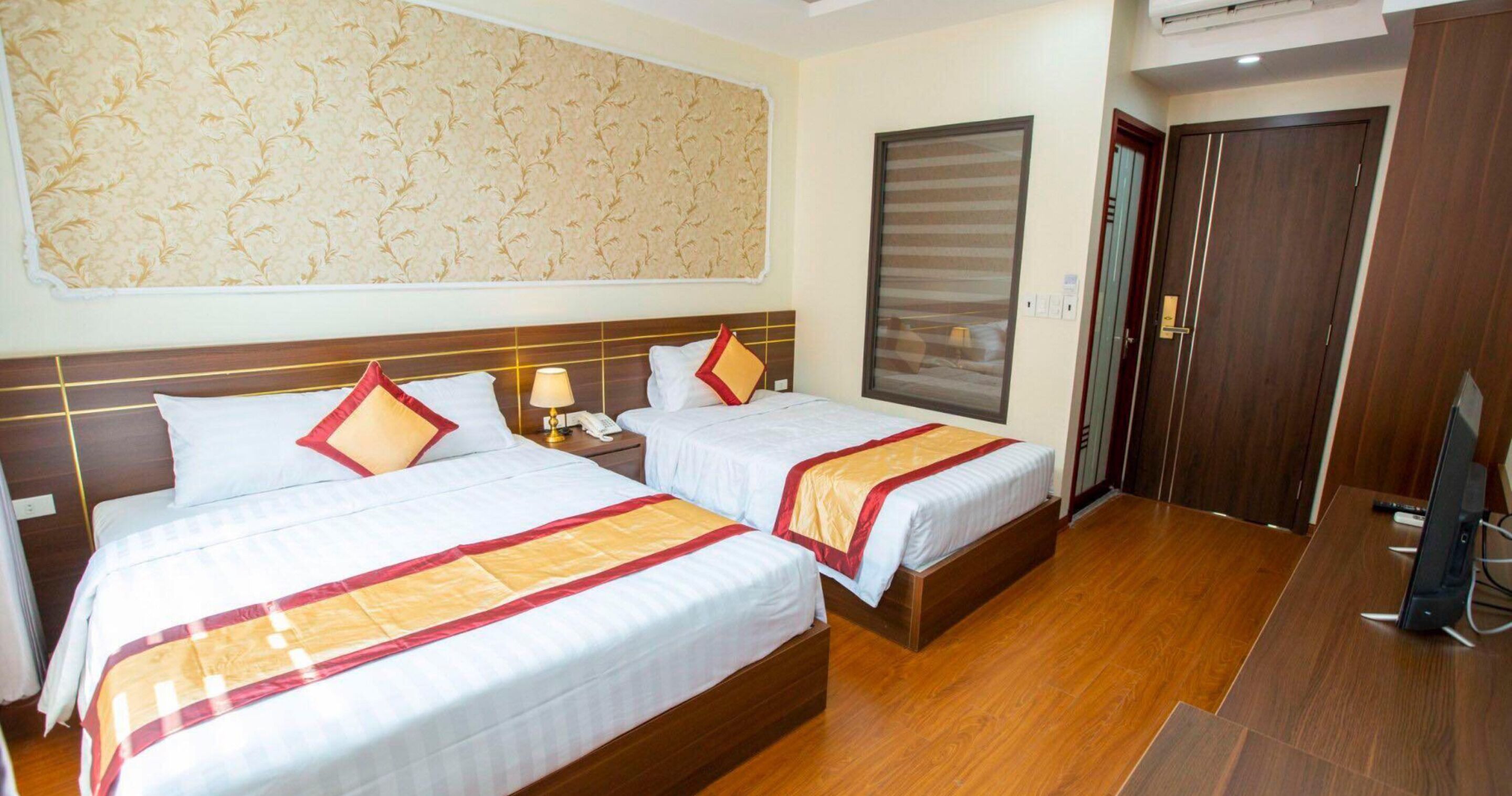 Habitación Deluxe con 1 cama doble o 2 individuales, vistas a la ciudad | Wifi gratis