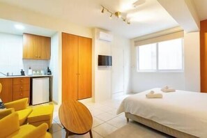 1 bedroom, iron/ironing board, WiFi, bed sheets - Spacious studio located in the pedestrian zone (Nicosia)
